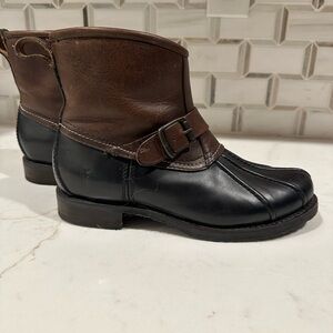 Frye Leather Duck Boots Size 9.5 in black/brown, Women’s